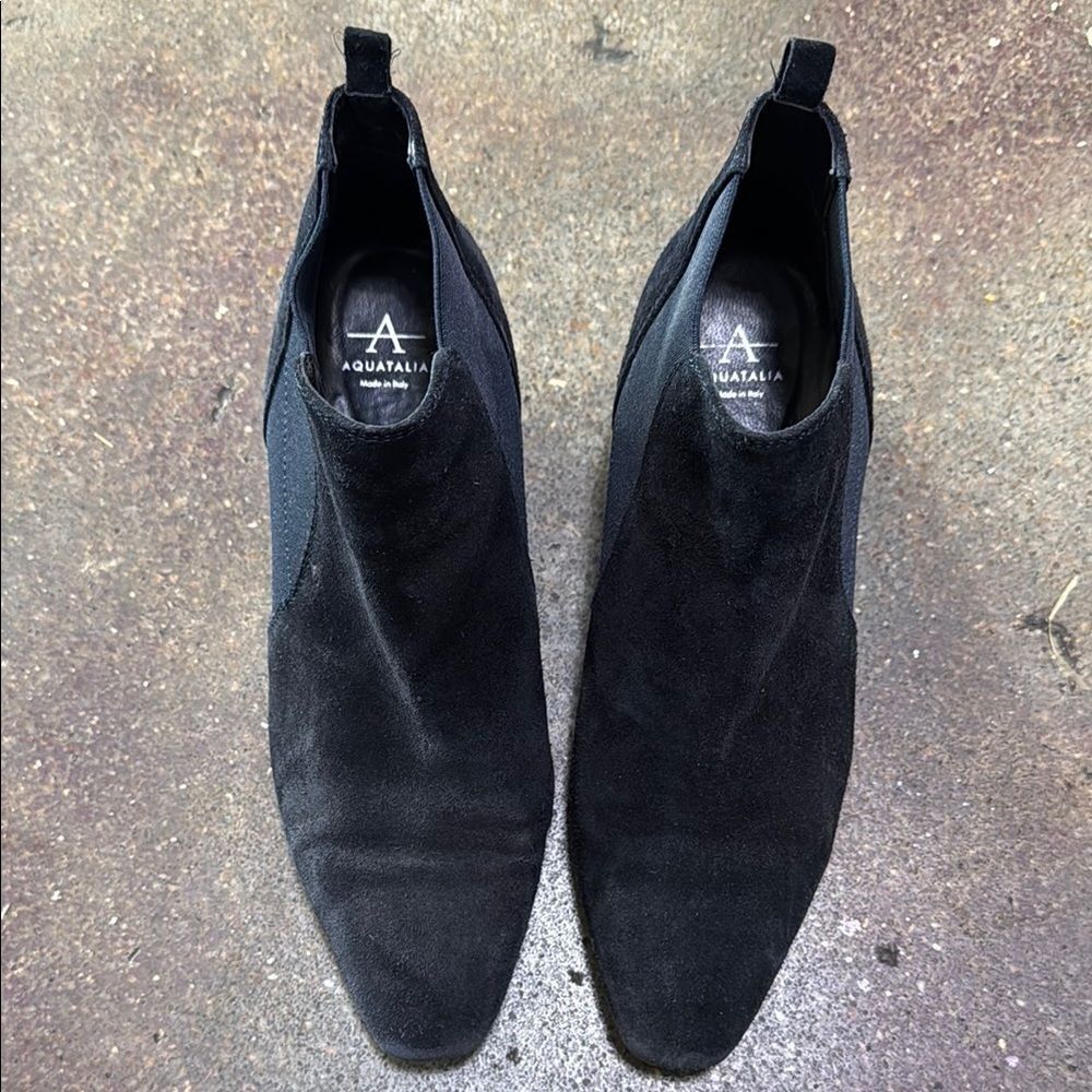 Aquatalia Black Chelsea Boots Sleek Suede Design